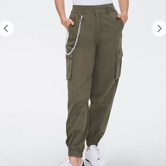 Forever 21 Pants - NWOT Londyn Curb Chain Cargo Joggers